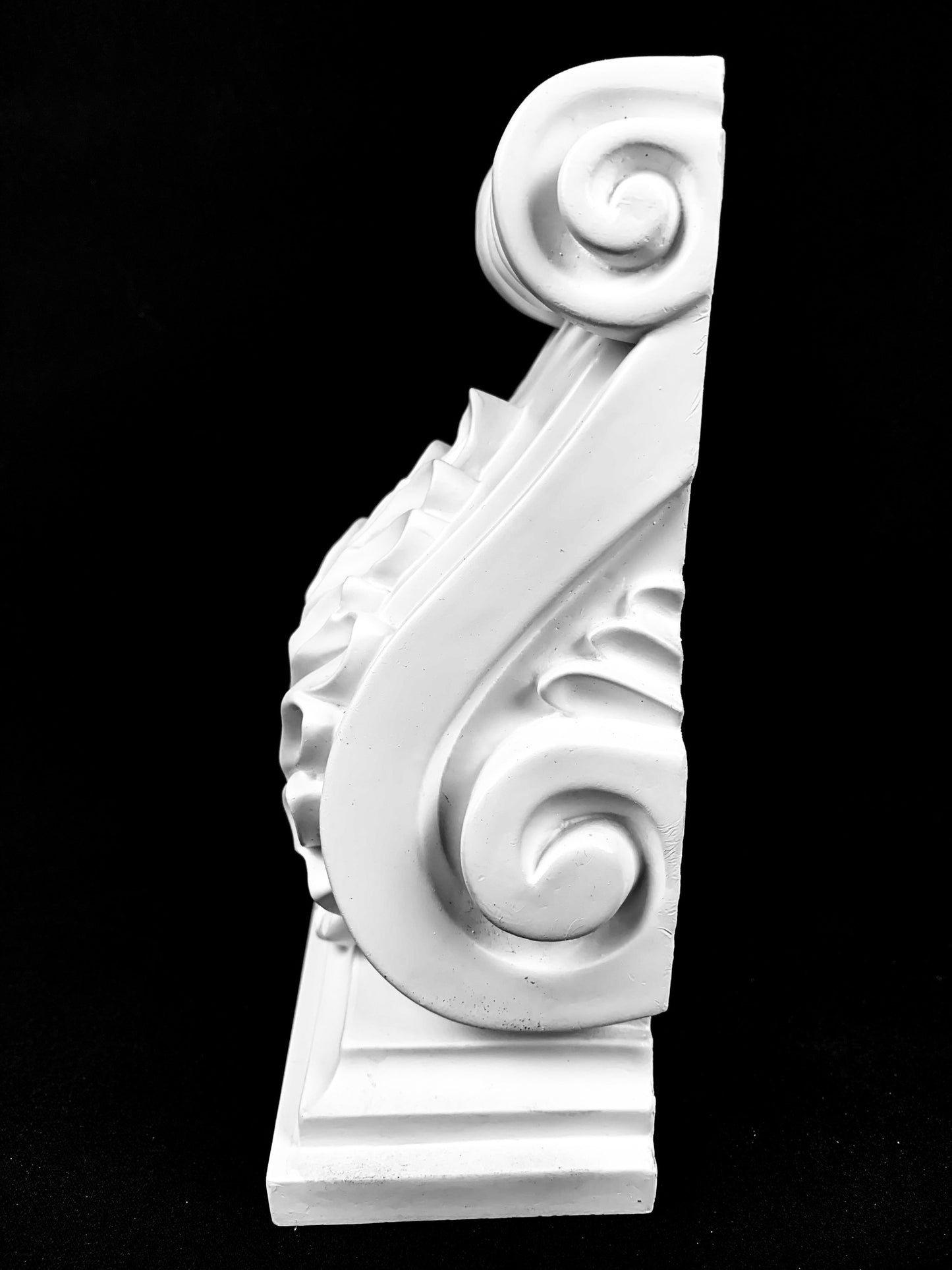Laurel Crest Corbel
