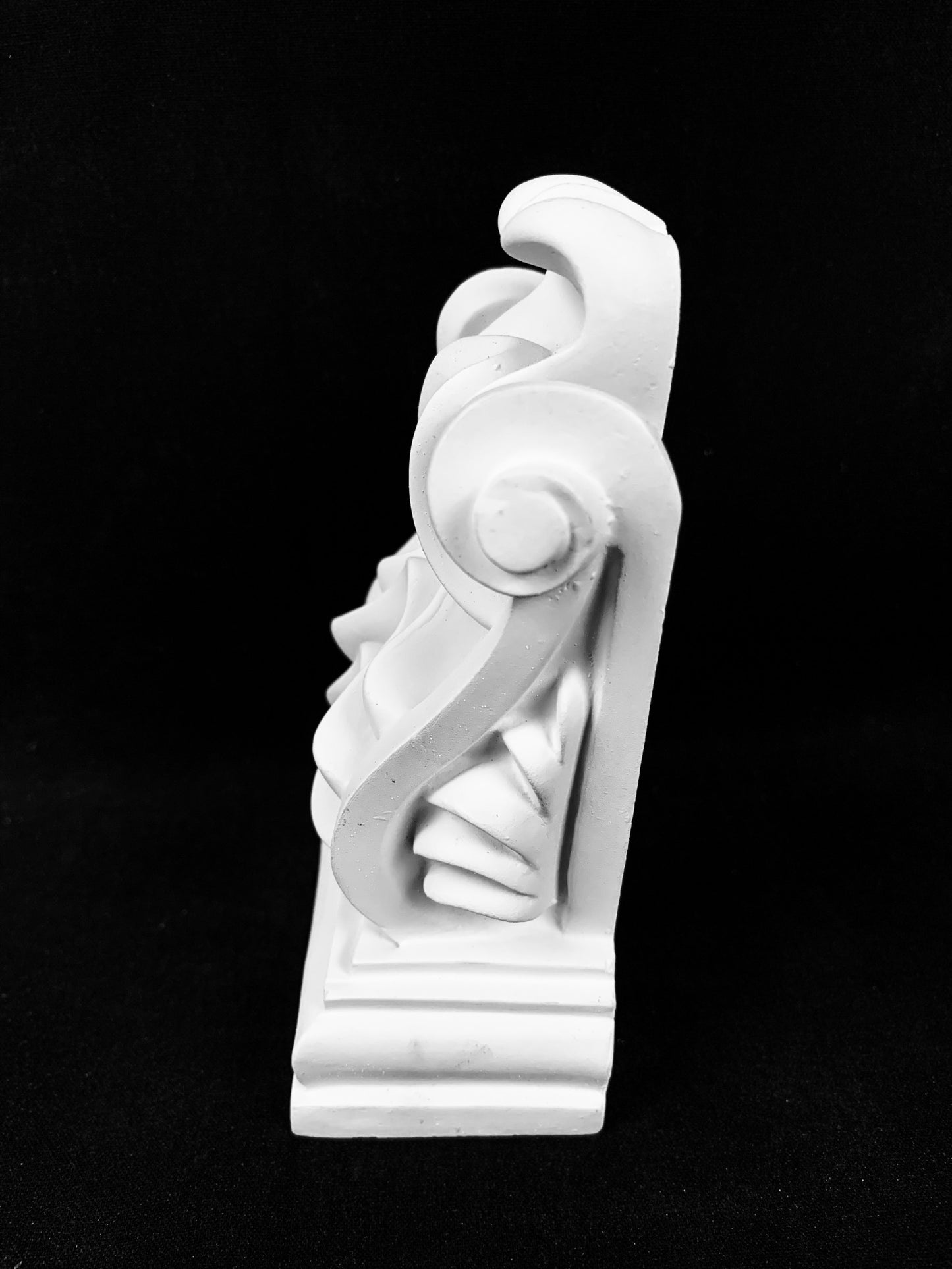 Twist Leaf Scroll Corbel
