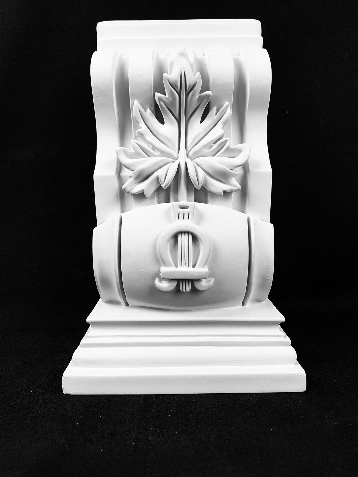 Lyre Leaf Corbel