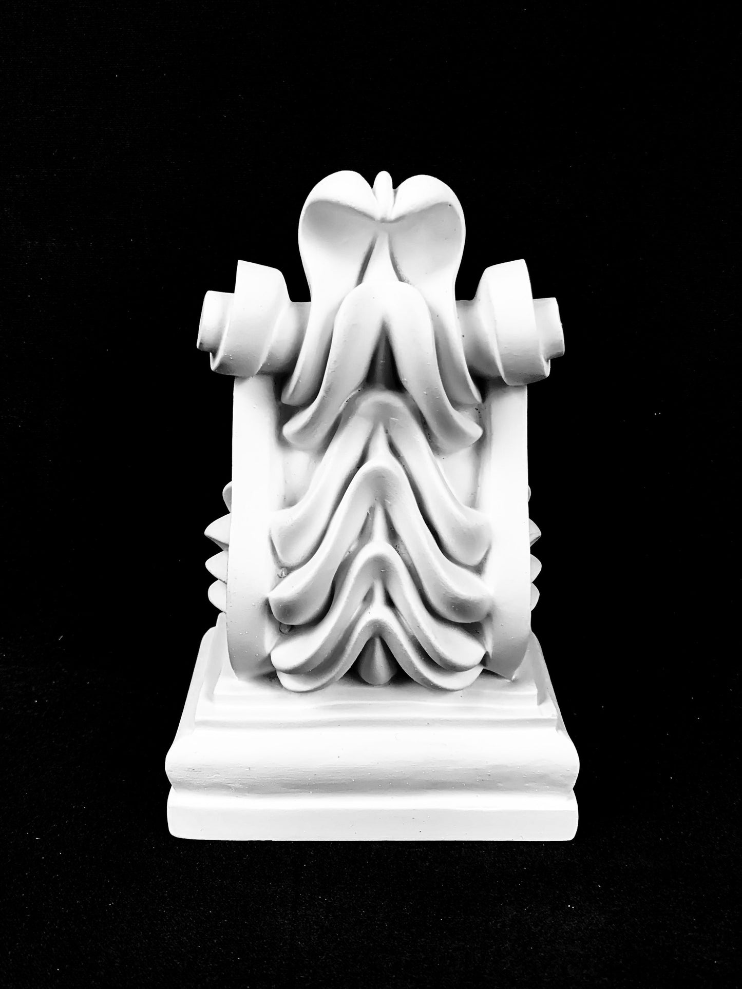 Twist Leaf Scroll Corbel