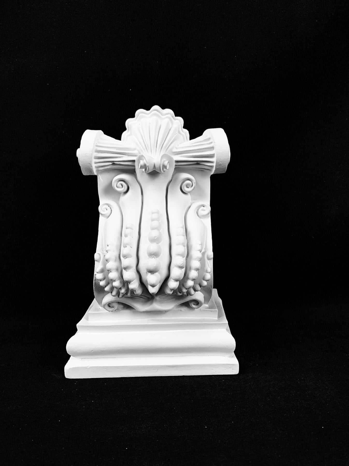 Regal Shell Bead Corbel