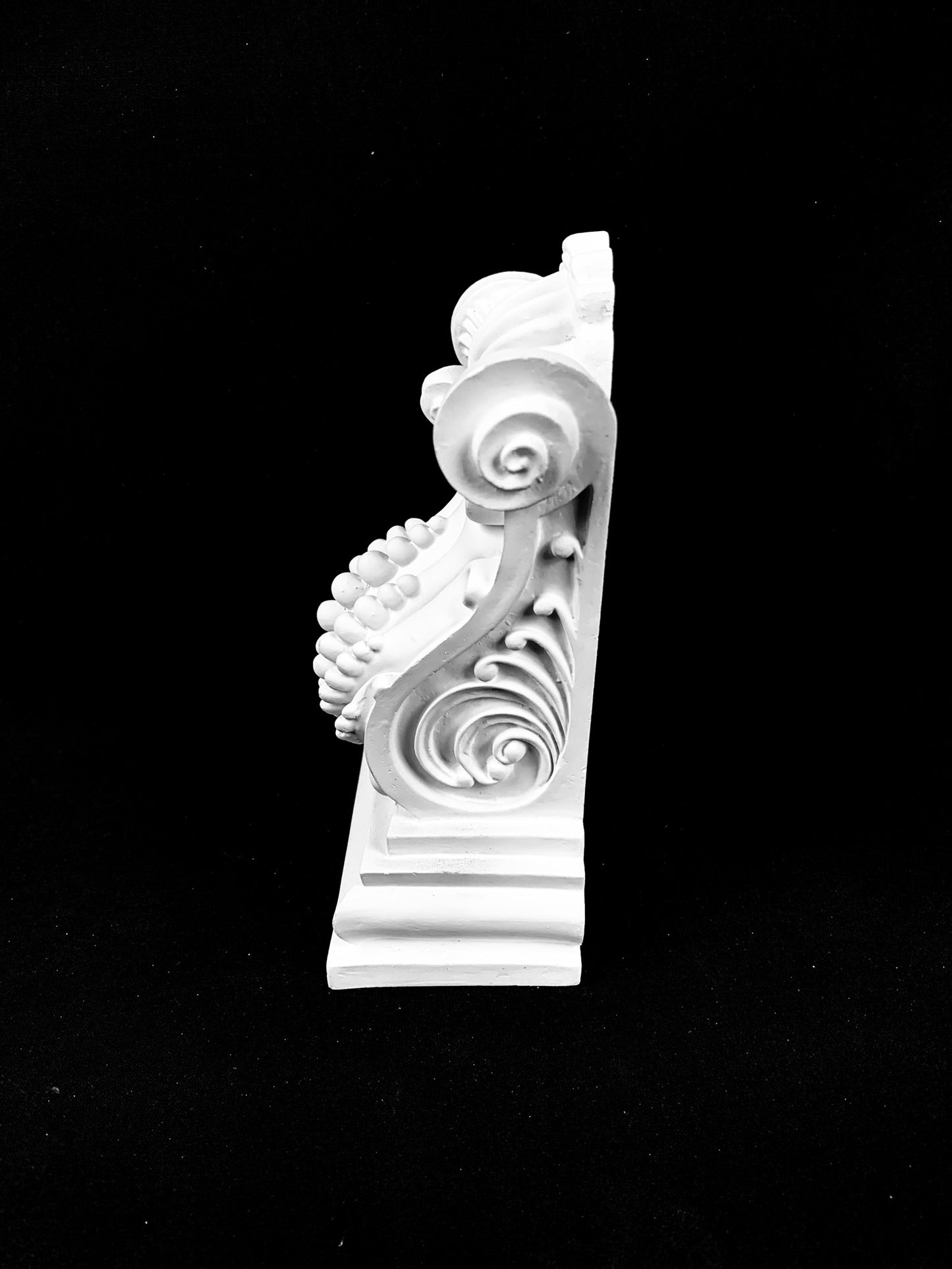 Regal Shell Bead Corbel